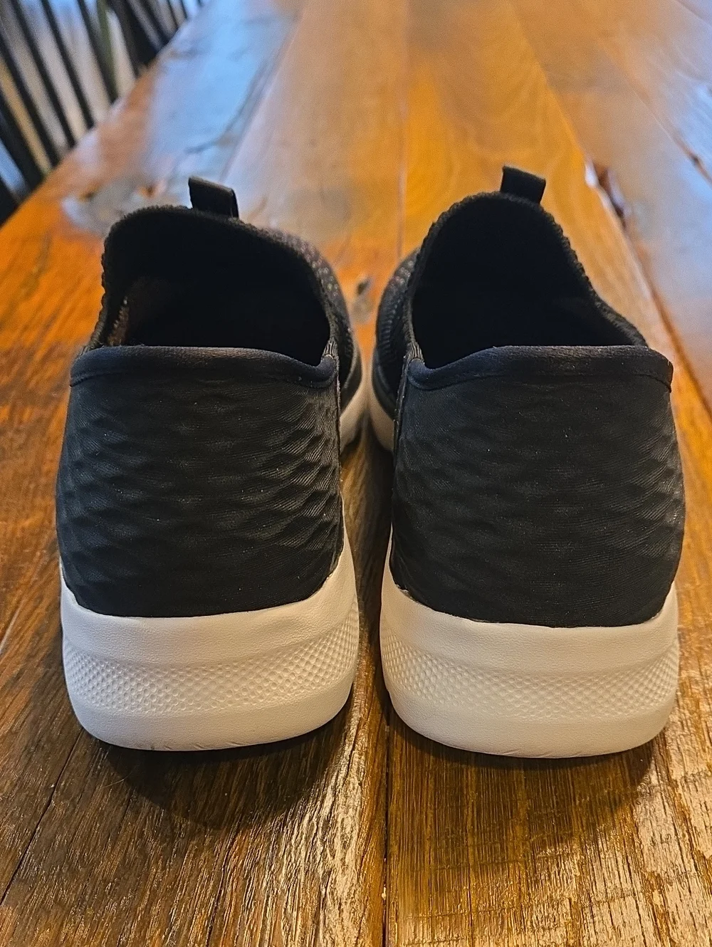Skechers Hands Free Slip-Ins Go Walk 9.5 Valentina Mesh Walking Sneaker